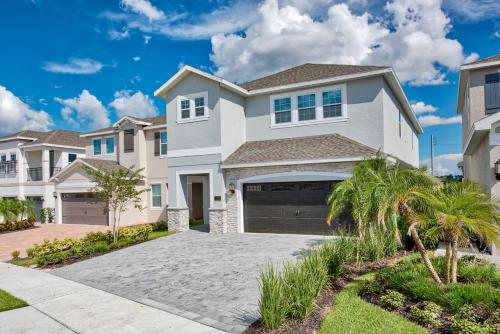 Vibrant Home by Rentyl Near Disney with Private Pool, Foosball Table & Resort Amenities - 7418M