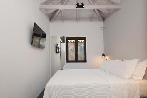 Calme Suites Mani - image 9