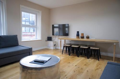 Brick Lane Spitalfields Apartment, London (photo 11)