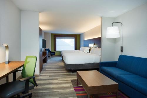 Holiday Inn Express Hotel & Suites Tampa-Fairgrounds-Casino by IHG in Tampa, USA