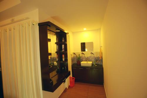 Double Room image 10