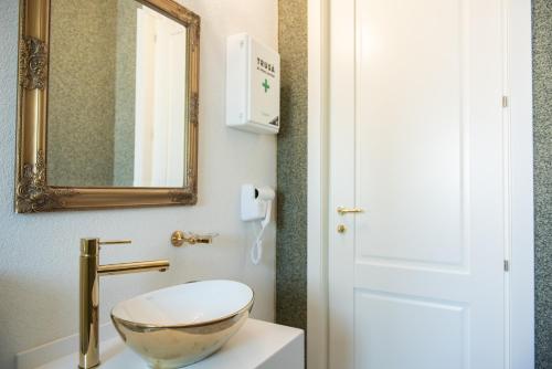 Deluxe Apartment image 10