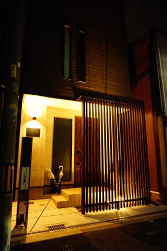 難波西villa