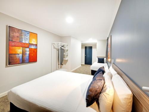 28 Hotel - image 8