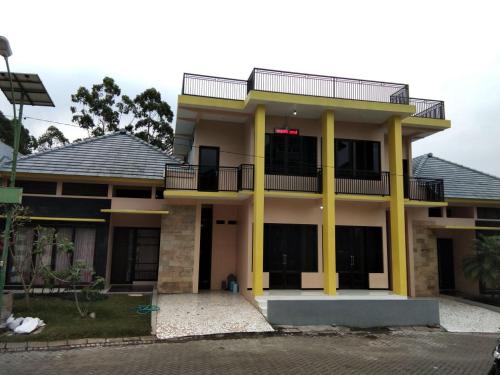 Villa Kusuma Pinus M88