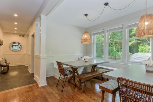 Lake Trail Treehouse