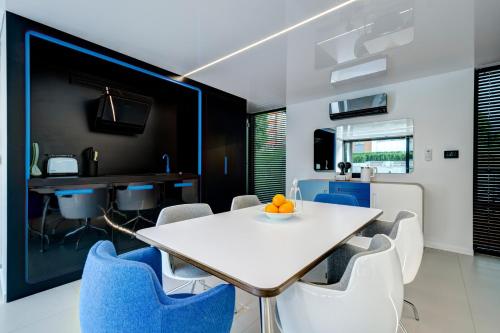 Cozinha, Dom na Wodzie - Flohotel in Nether city