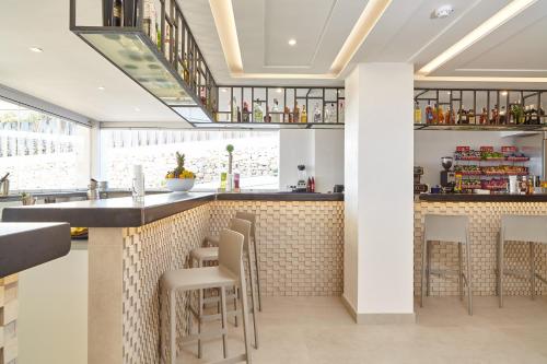 Sol Bahía Ibiza Suites - image 5