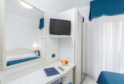 Double Room with Balcony and Sea View