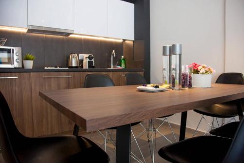 TONI'S Comfy 3BD home with patio, close to Metro, Atény (fotografie 7)