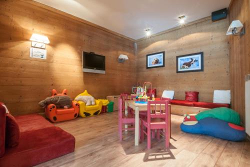Playground, Residence Pierre & Vacances Premium les Crets in Meribel