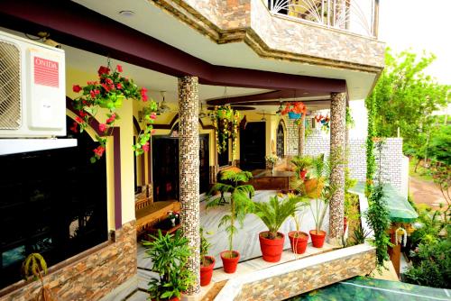 room detail thumbnail 1