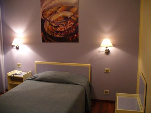 Comfort Single Room image 5