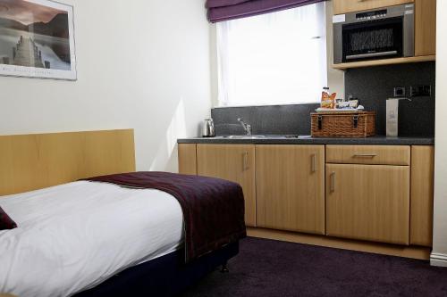 kuhinja, Best Western Summerhill Hotel and Suites in Aberdeen predmestje