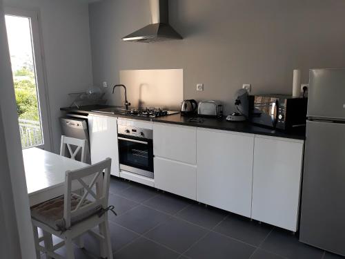 Au pied de l étang et du canal du Nivernais bazolles (Au pied de l etang et du canal du Nivernais bazolles) in มัคนีย์ คัวร์