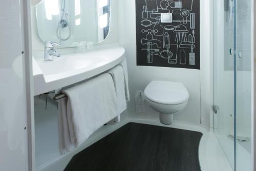 ibis Rouen Centre Champ de Mars - image 12