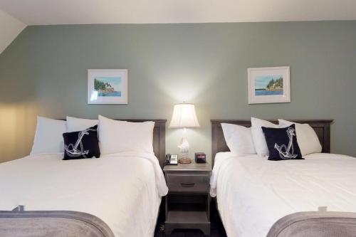 2 queen beds