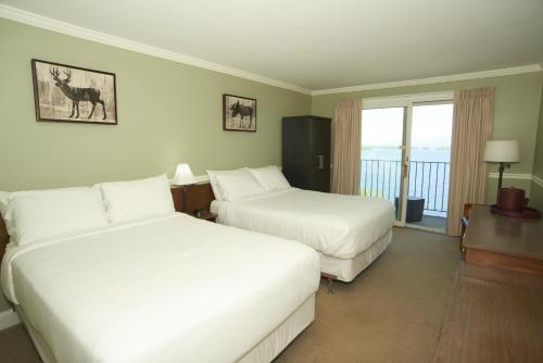 Standard Double Room with Lake View and Balcony