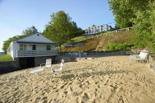 Belknap Point Inn