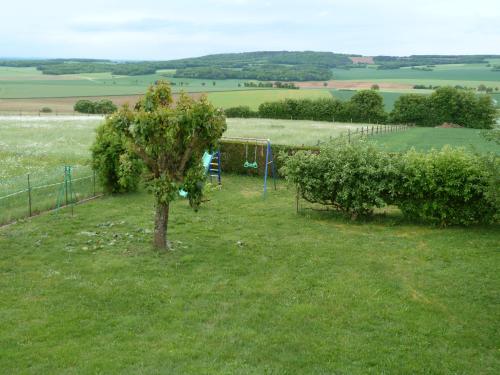 Aed, Jolie maison de campagne in Lainsecq