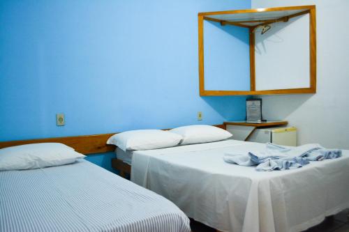 1 double bed, 1 twin bed