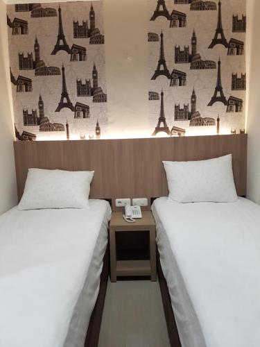 Ethan Hotel Room Type - Deluxe Twin Room