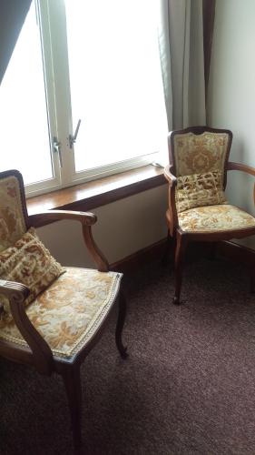 Cambridge House - image 11