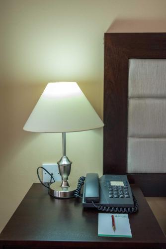 Deluxe Room image 3