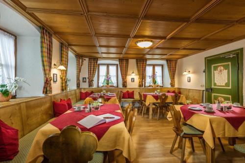 ห้องอาหาร, Gastehaus Enzianhof Hotel Garni in โอเบอราเมอเกา