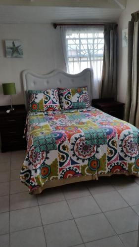 Spacious Colonial - image 5