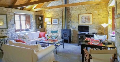Stone House in a quiet landscape, Leonidion, Leonidion (Leonidio) (foto 7)