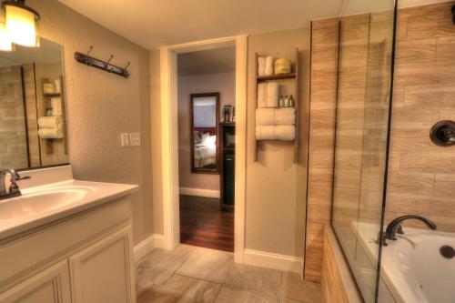 10 Best Hotels With Fireplaces In Gatlinburg Tennessee Trip101