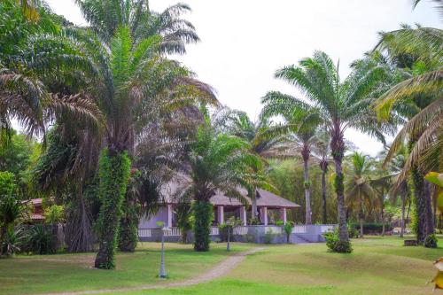 African Queen Lodge Assinie