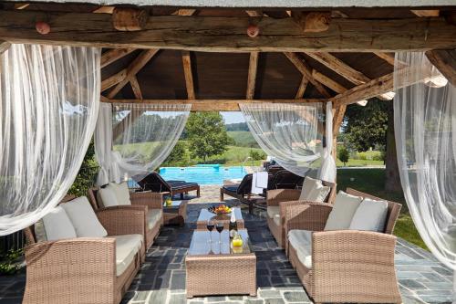 Ducha, Karavla Private Villa in Mozirje