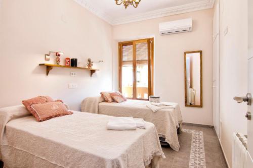 Bright & Elegant City Centre 3 bedroom Apartment, Granada (photo 6)
