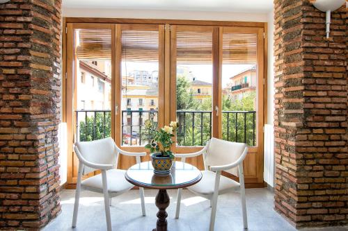 Bright & Elegant City Centre 3 bedroom Apartment, Granada (photo 8)