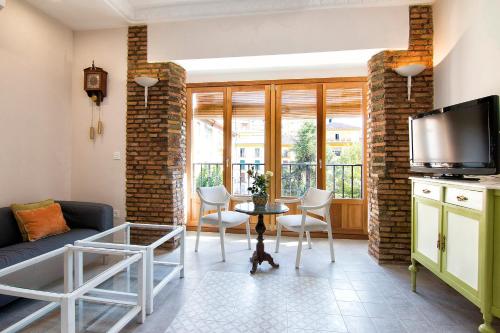 Bright & Elegant City Centre 3 bedroom Apartment, Granada (photo 5)