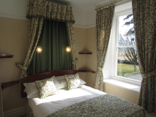 Gwrach Ynys Country Guest House