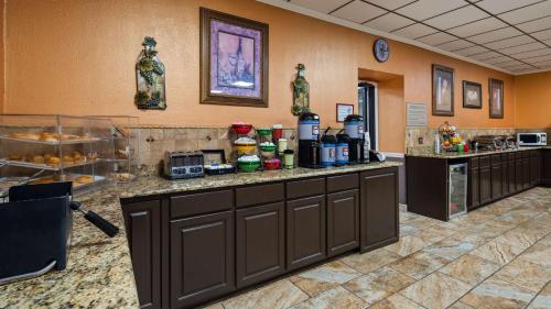 Best Western Tulsa Airport - image 2