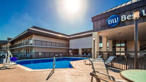 Best Western Center Inn - image 2