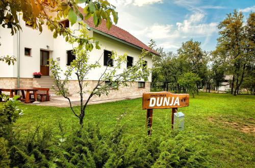 The House of Dunja