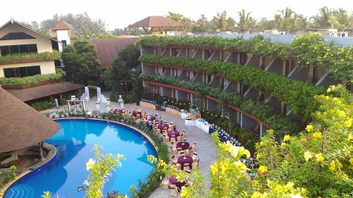 Uday Suites - The Garden Hotel