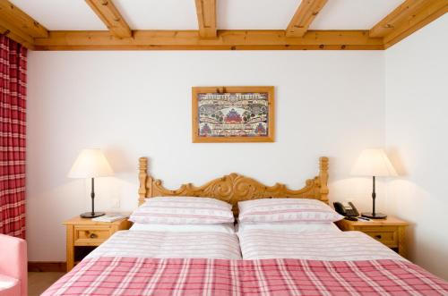 2 twin beds