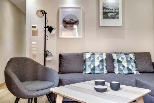 Renovated & Classic 3-Bedroom Sagrada Familia Apartment - image 5