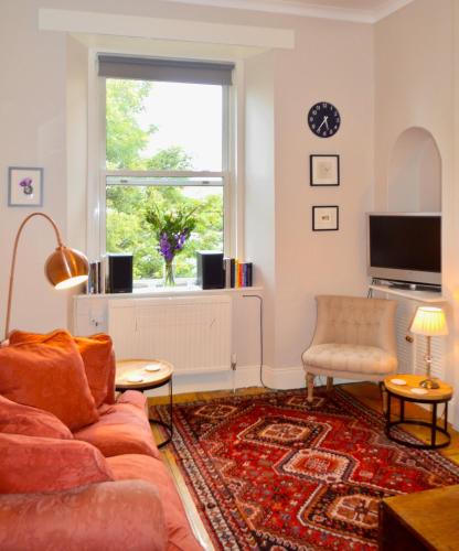 2 Bedroom Flat Near The Dean Village, Edinburgh, Edinburgh and the Lothians