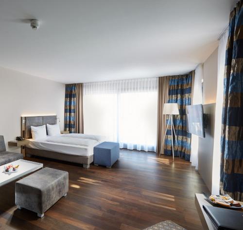 1 queen bed