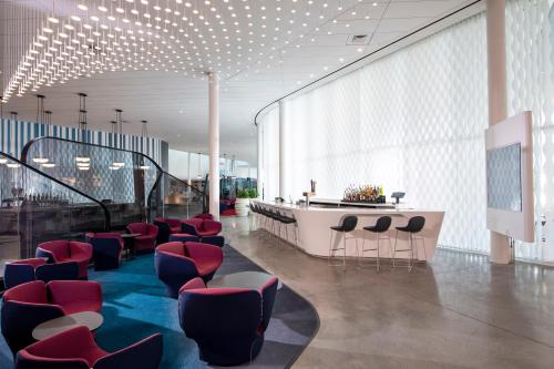 Universal's Aventura Hotel - image 9