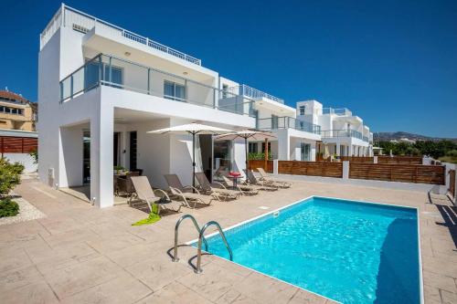 Villa White Moonflower Peyia