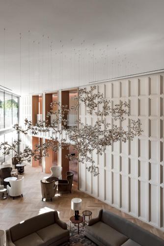 Royal Champagne Hotel & Spa - image 8