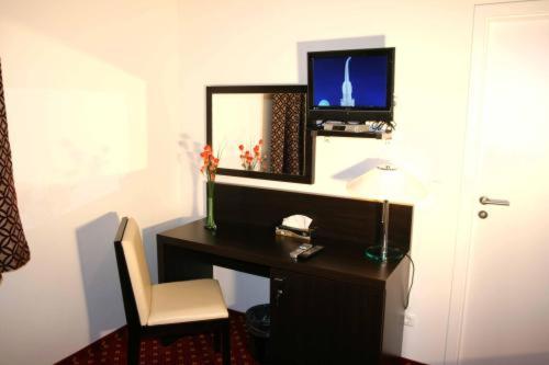 Aariana Hotel
